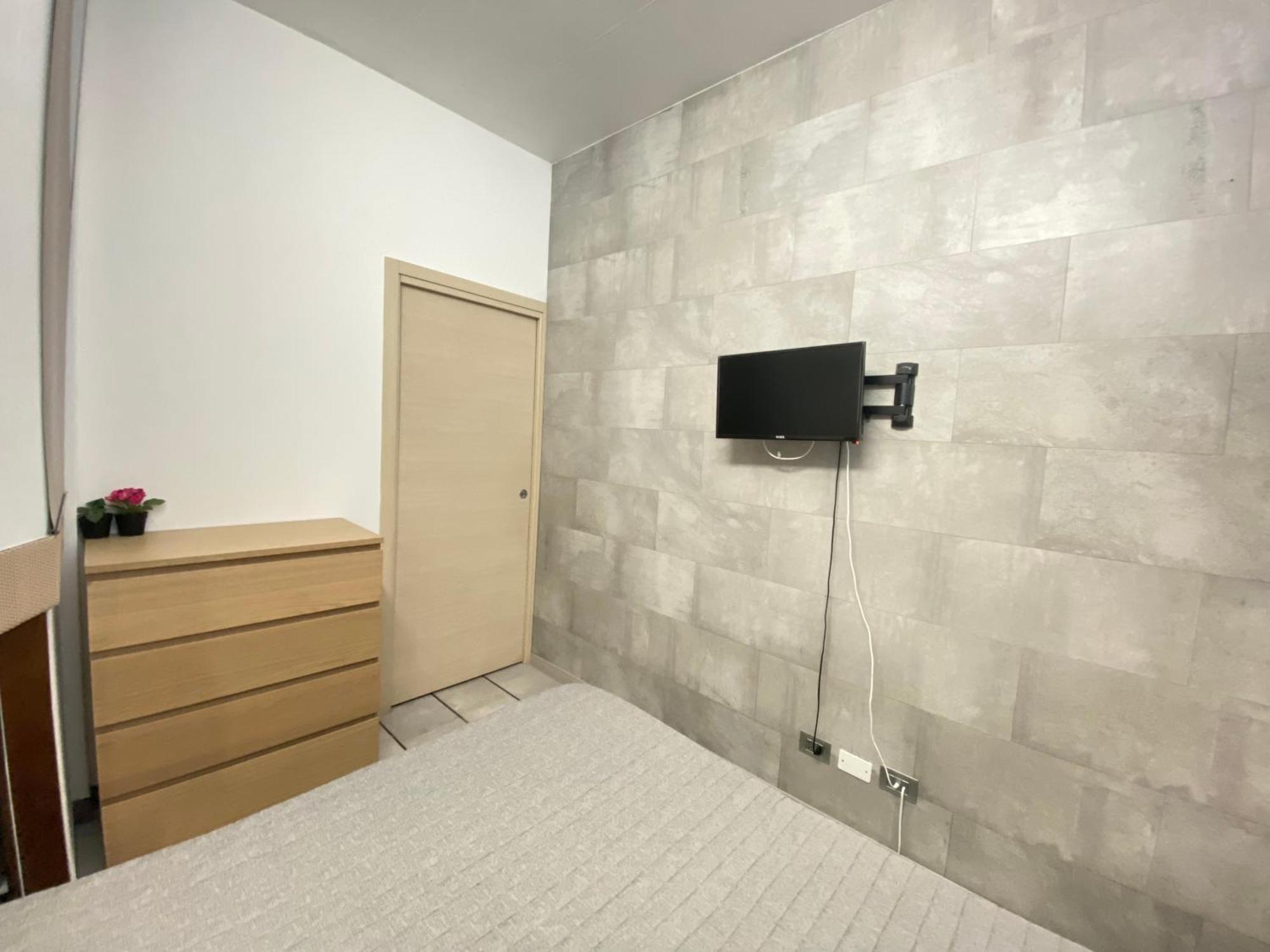 "R&P Apartment", Short Term Stay, Elegant Design, Bisceglie Metro Station, Easy For San Siro And Fiera Milano, Free Parking Exterior foto
